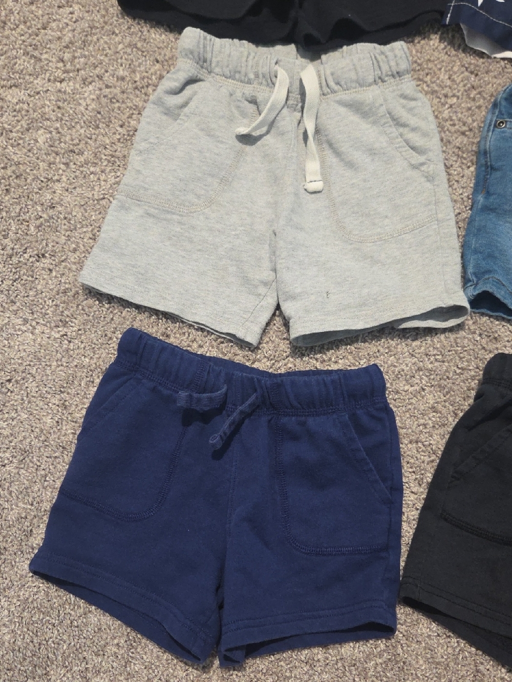 Carters Shorts Bundle Size 3t - Picture 2 of 4